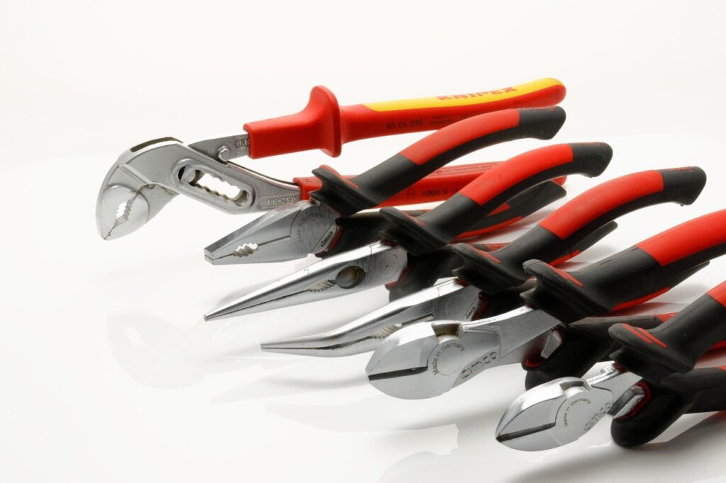 pliers, tool, side cutter, needle nose pliers, combination pliers, water pump pliers, pipe wrench, metal, craft, pliers, pliers, pliers, pliers, pliers